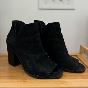 STEVE MADDEN black suede open toe block heel booties